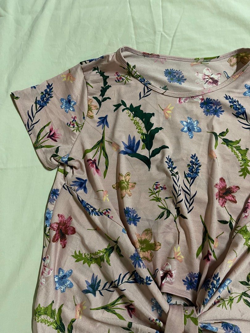 Floral Pink Shirt Front Tie (Category: Blouses) located in Quezon City. Submitted by cerissacollection (Listing ID 1269956147, Image 2). Description: Fits S-M Preloved Lightly used RFS: decluttering Buy 2 above, get discount 💸.
