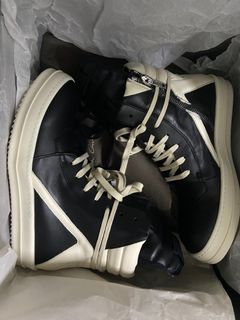 （分類：）位於 。 由 second2seller 提交（商品編號 1270070002，圖片 1）。簡介： 。