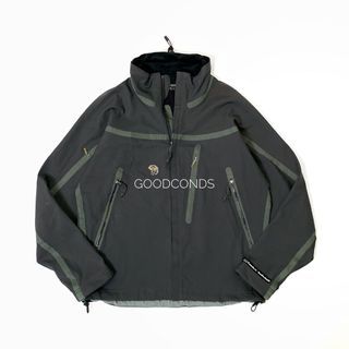Gorpcore style Mountain hardwear conduit softshell not arcteryx not montbell not the north face not burton ronin not oakley not nike acg not haglofs not norrona not klattermusen not black diamond