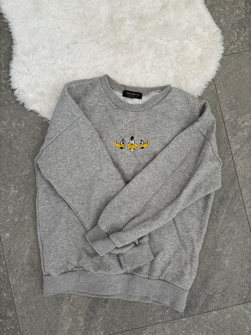 Daffy duck pullover discount