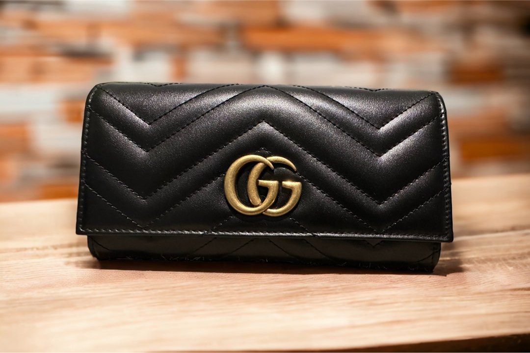 Gucci GG Marmont G logo