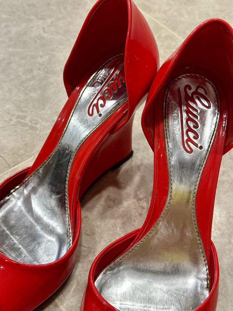 Red bottom heels hotsell gucci
