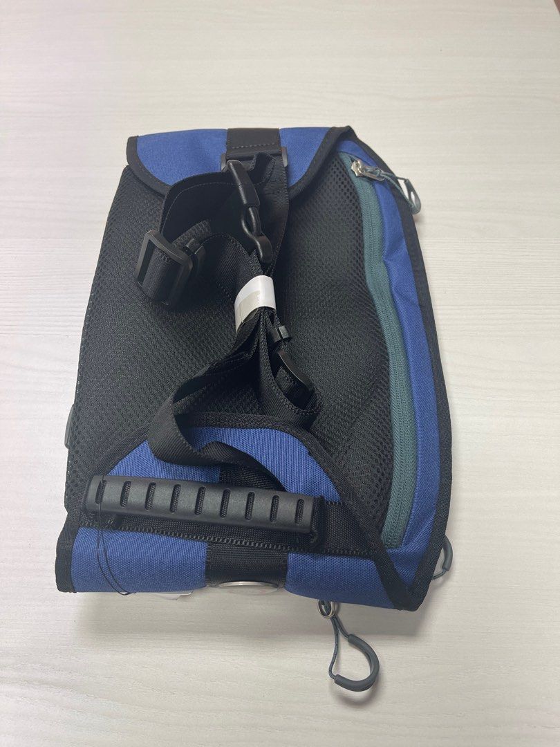 Gundam Seed ZGMF-X10A Freedom Waist Bag (Category: Sling Bags) located in Singapore. Submitted by haze (Listing ID 1270018883, Image 3). Description: **BNWT** Selling a brand new GUNDAM waist bag. Currently I have only 1. Specification: - 1 × Front zipper pocket - 1 × Main compartment - 1 × Front zipper pocket Size: 54 (W) × 22 (H) × 8 (D) cm / 9.5L Weight: About 400g If you are a GUNDAM SEED collector/fan and keen on the bag, do PM me :).