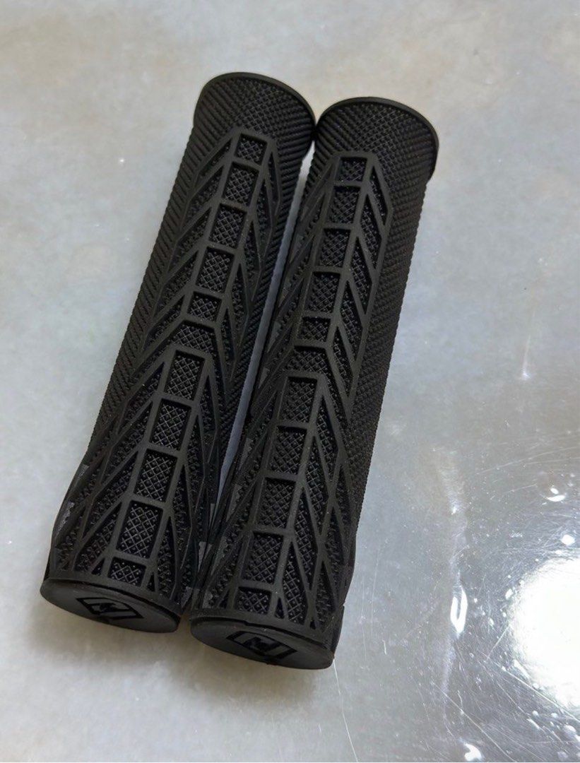 Hand Grip Entity (Original), Sports Equipment, Bicycles Parts