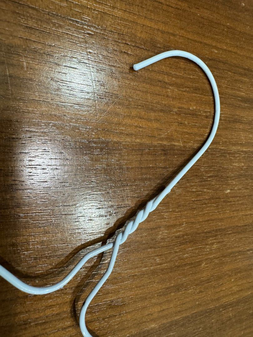 Hanger65074088606465111
