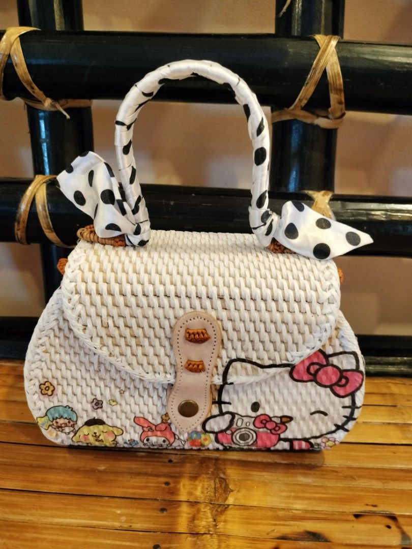 Hello kitty top rattan bag