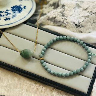 Icy Barrel “ Lulutong” pendant and 7.5mm Jadeite  Bracelet with 14K Real Gold accent ,  SET 🦋
