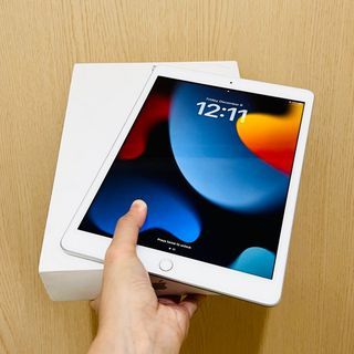 iPad 8th Generation (128 GB)
