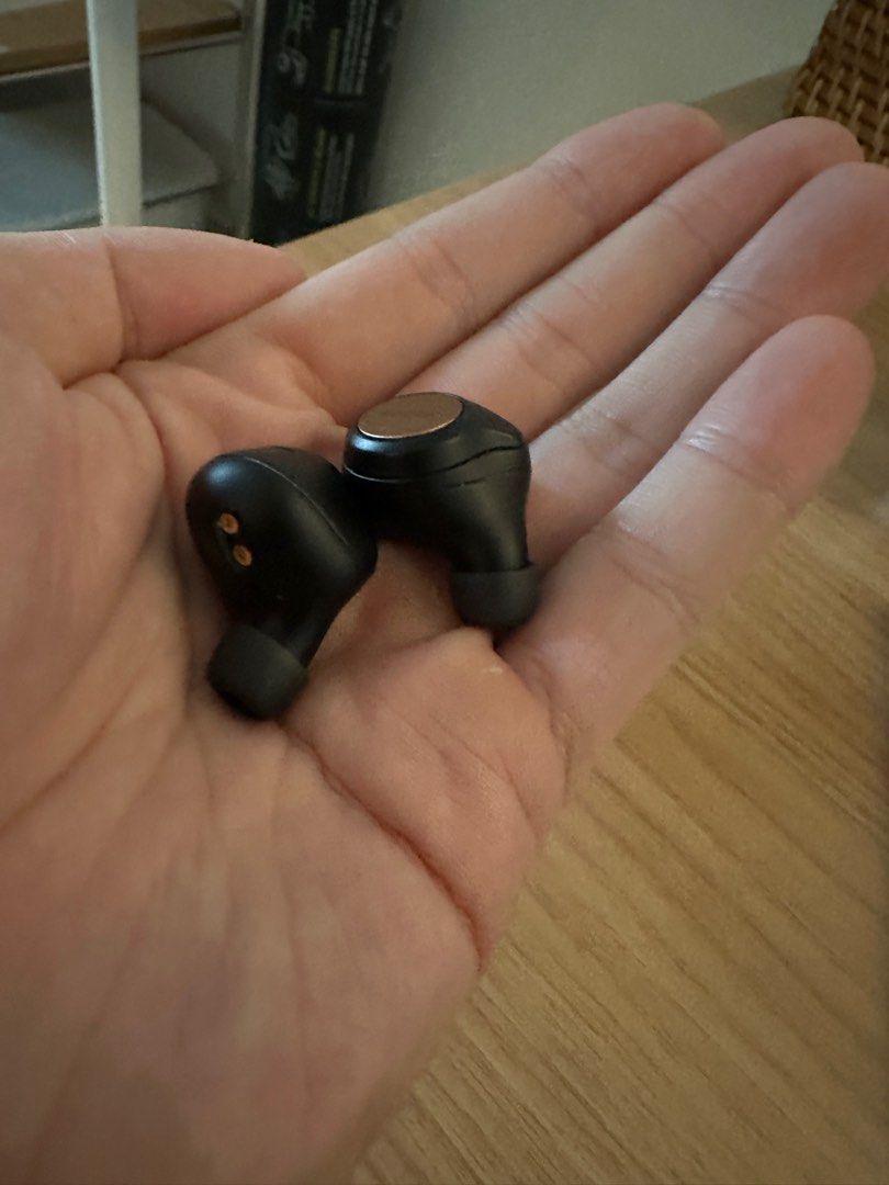 Jabra Elite True Wireless 75t (Category: Earphones) located in Makati City. Submitted by boiledspam (Listing ID 1269966673, Image 3). Description: Best true wireless earbuds vs Apple’s airpods. Bnew still sells at 8-9k. Used for 2 yrs only for gym. No problems. Cleaned deeply.