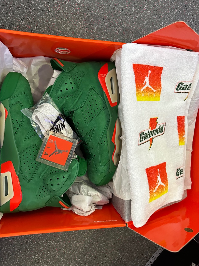 Jordan 6 Retro Gatorade Green Original Towel Mint Condition Men s Fashion Footwear Sneakers on Carousell