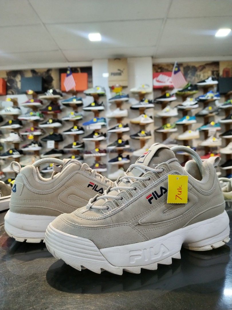 Grey fila disruptor on sale 2