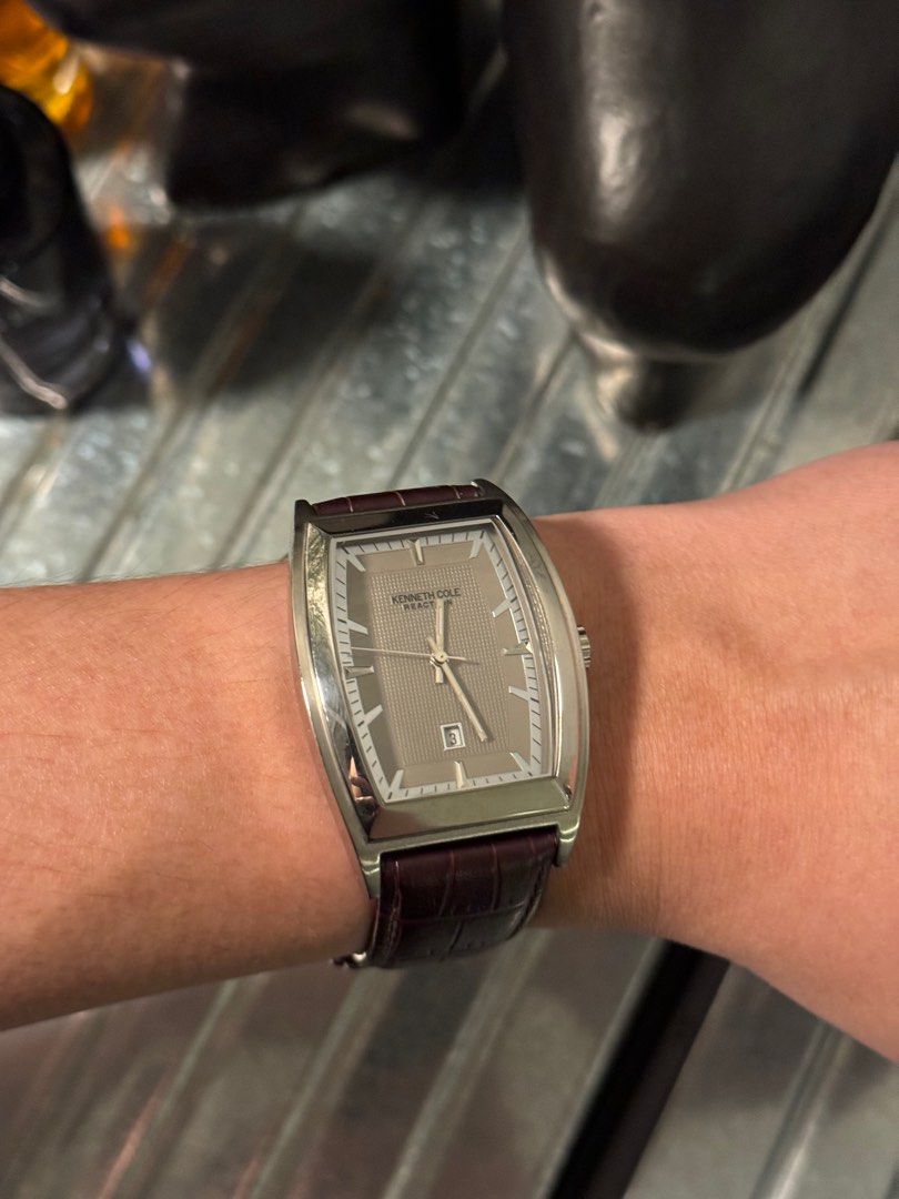 Reaction wrist watch outlet