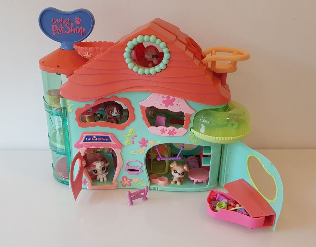 LPS Littlest Pet Shop Big House with Authentic Pets 518 Dachshund 1330 Collie Dog and many others