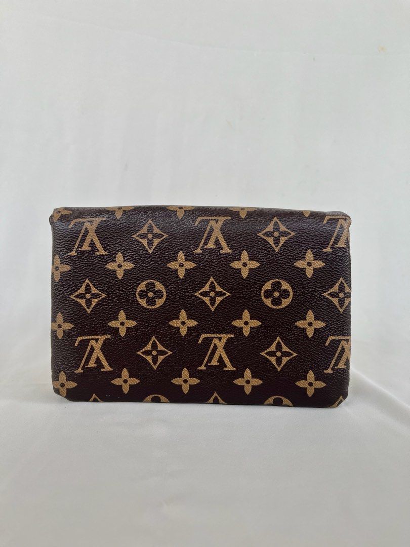 Lv clutch wallet outlet