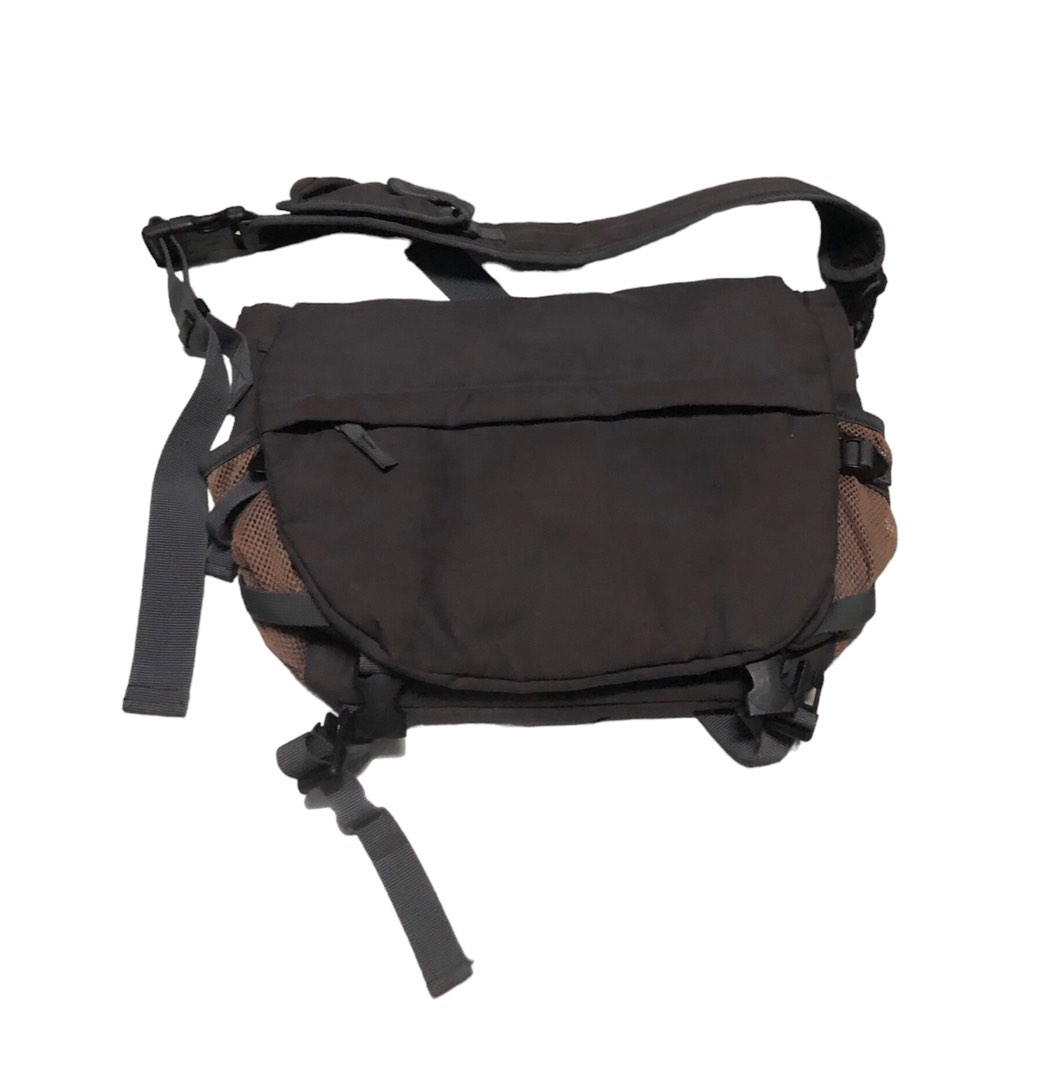 Messenger best sale bag uniqlo