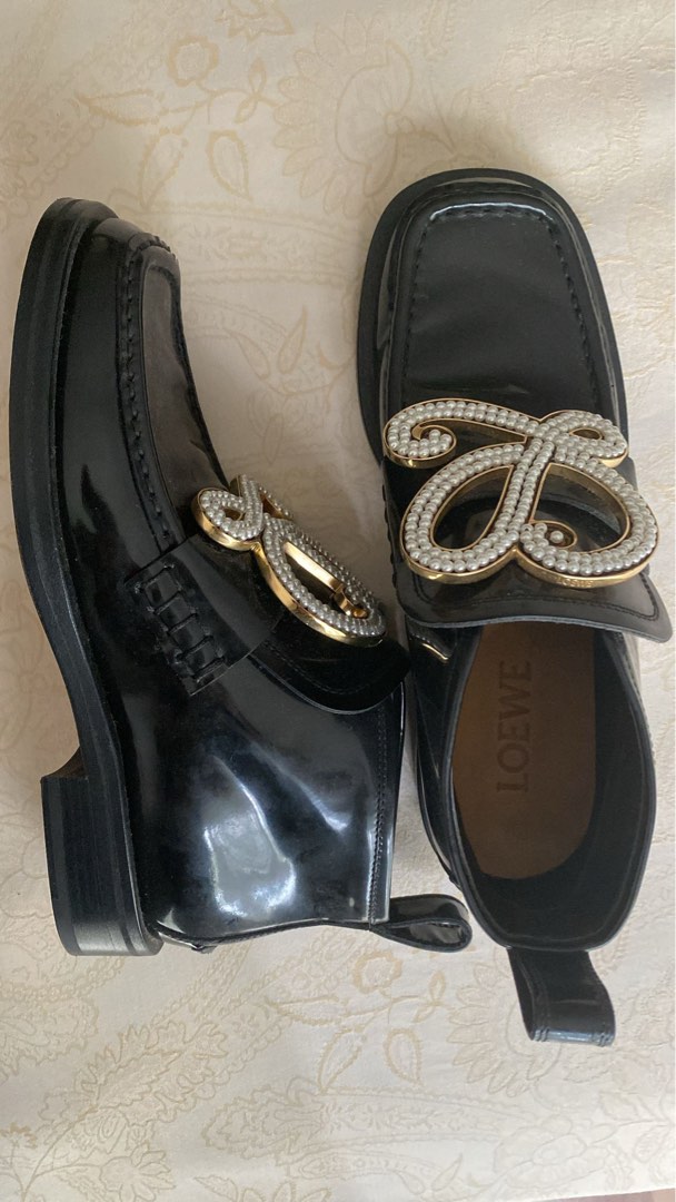 size 9 ladies shoes wide fit