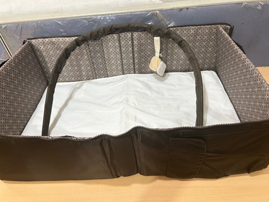 Eddie bauer outlet travel crib