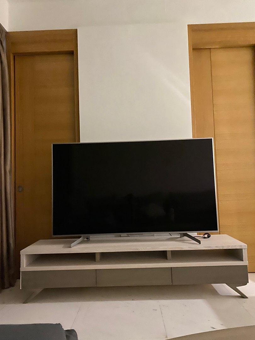 Nice TV stand / console, Furniture & Home Living, Furniture, TV