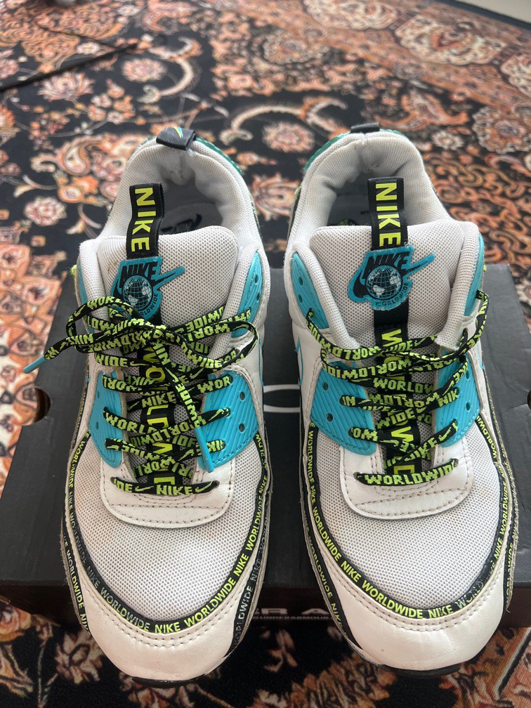 Nike worldwide top