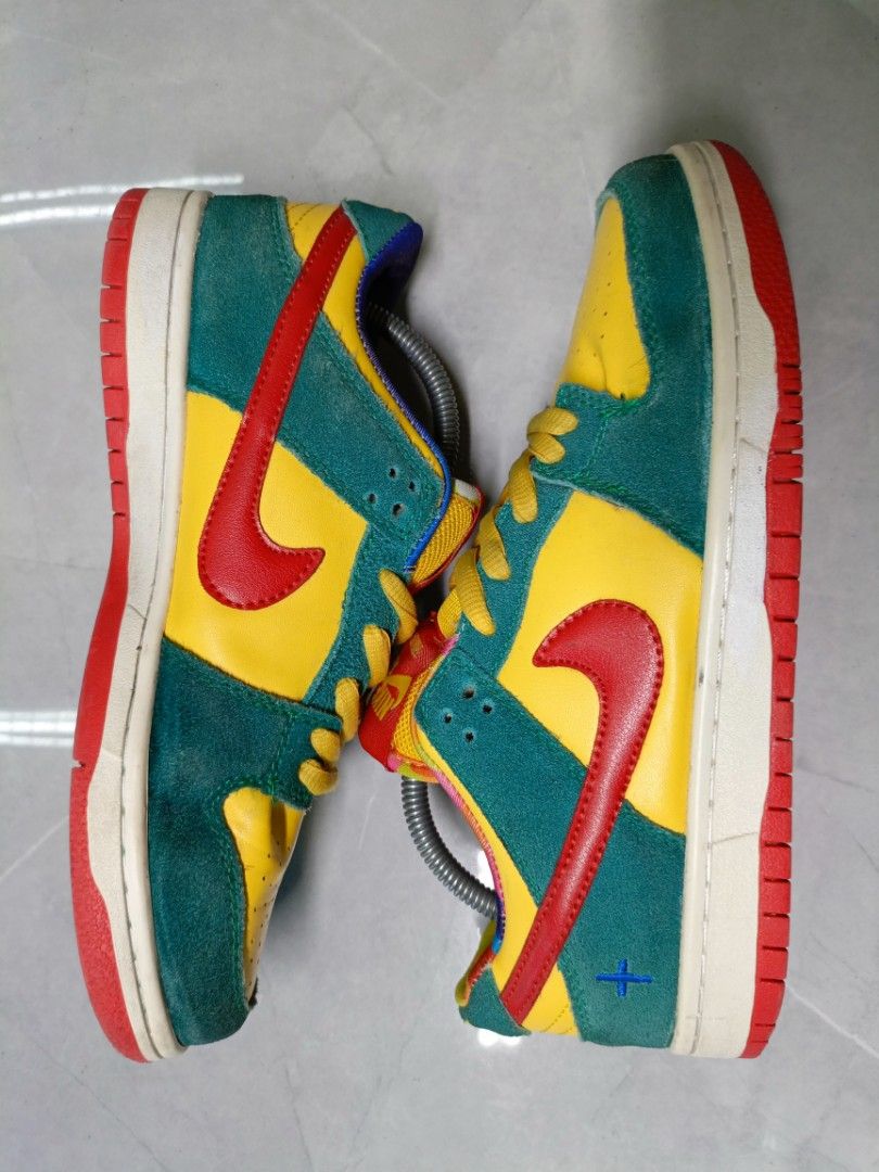 NIKE SB DUNK LOW 7/11, Men's Fashion, Footwear, Sneakers on Carousell
