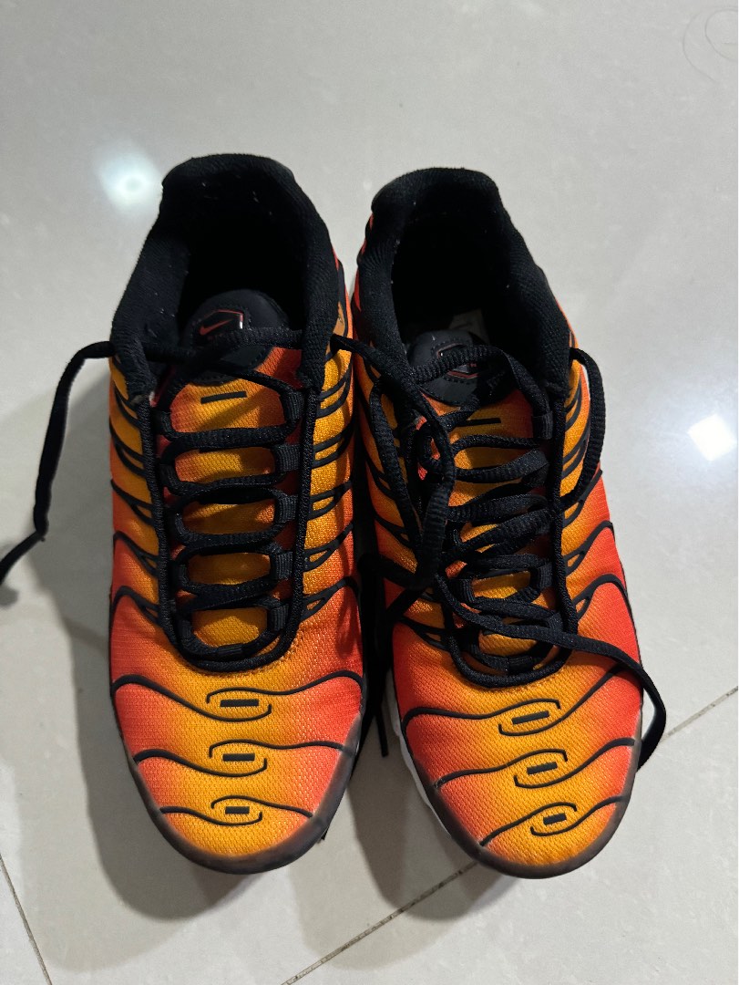 ut orange nike shoes