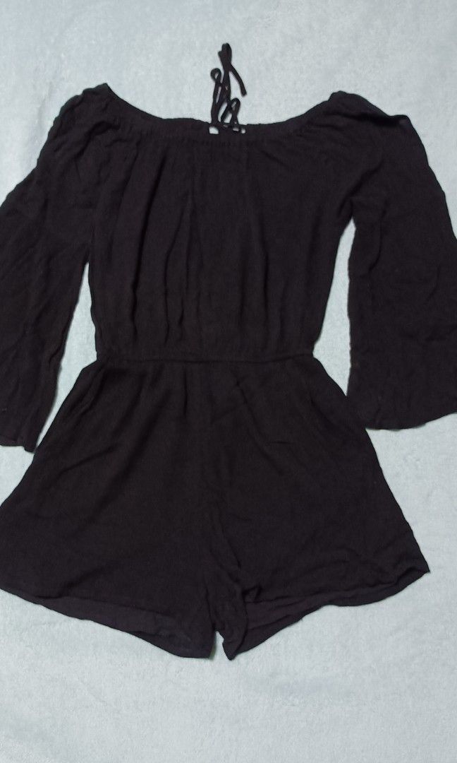 Off Shoulder Romper (Category: Rompers) located in Manila. Submitted by m4less (Listing ID 1269947440, Image 1). Description: Black off shoulder romper short M-XL size Backless Stretchable cloth With 2 side pockets Waist stretch up to 36 inches MOP: GCASH/BDO Buyer will shoulder the shipping fee Jnt or LBC.