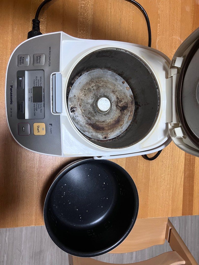 Panasonic SRZE105 rice cooker, TV & Home Appliances, Kitchen Appliances, Cookers on Carousell