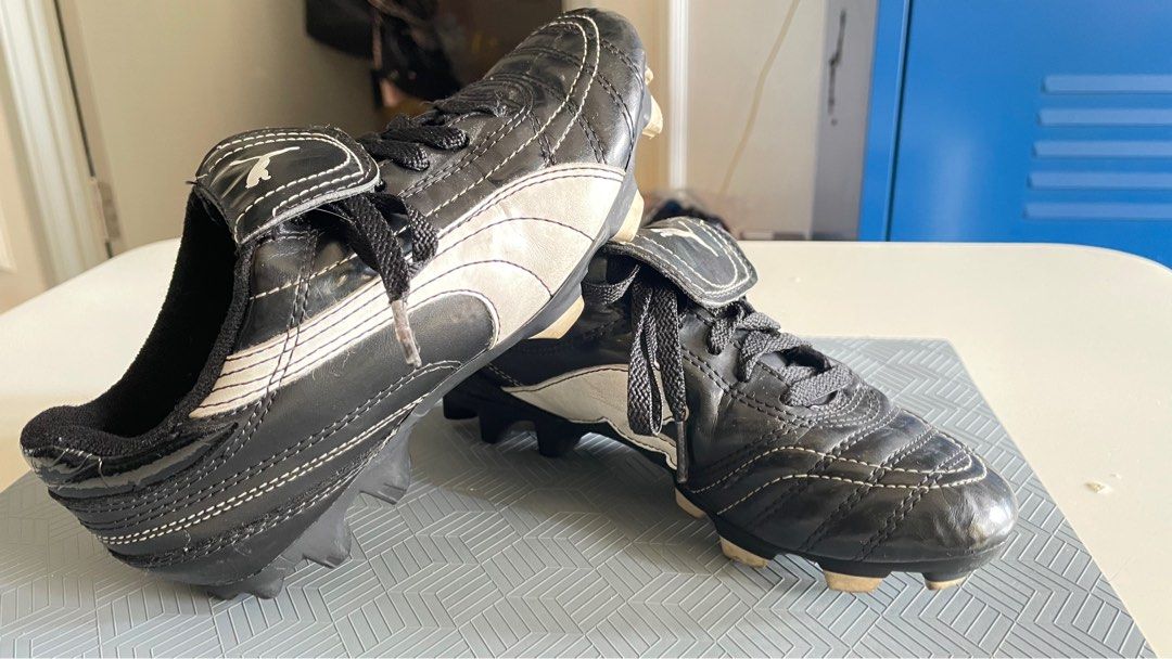 PUMA Football Boots
