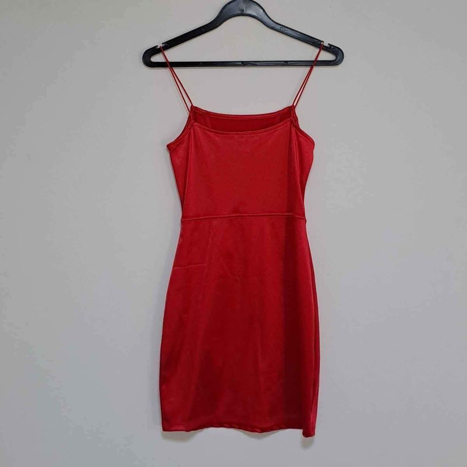 Red short bodycon discount dress