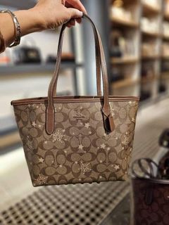 Sale! Coach mini tote city signature canvas 9" (L) x 8" (H) x 4 1/4" (W)