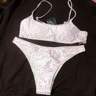 (Category: ) located in . Submitted by meikaaaaaa (Listing ID 1269920471, Image 1). Description: .