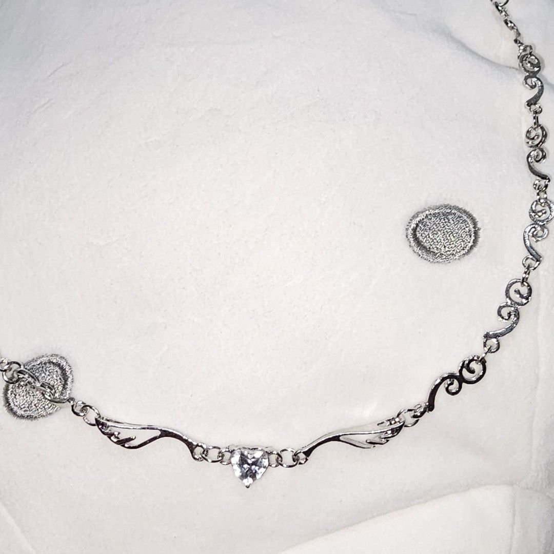 White discount metal necklace