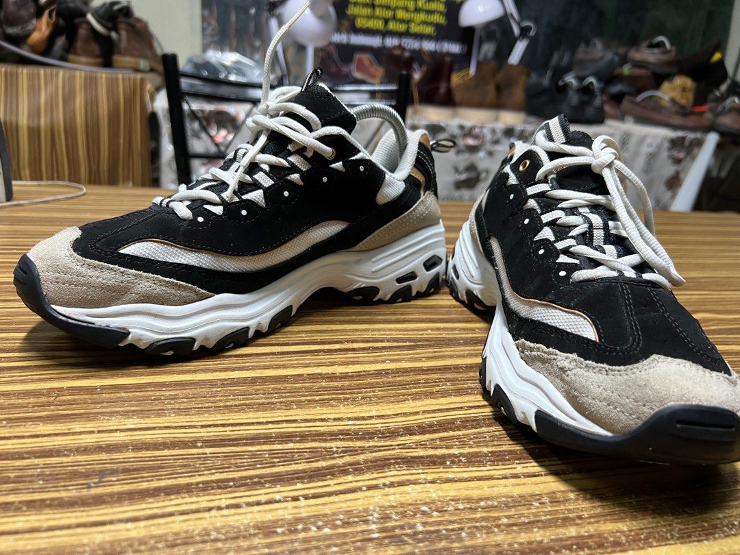 Skechers 9uk Men s Fashion Footwear Sneakers on Carousell
