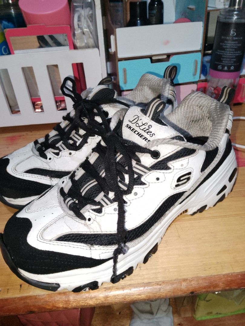 SKECHERS D LITE Men s Fashion Footwear Sneakers on Carousell