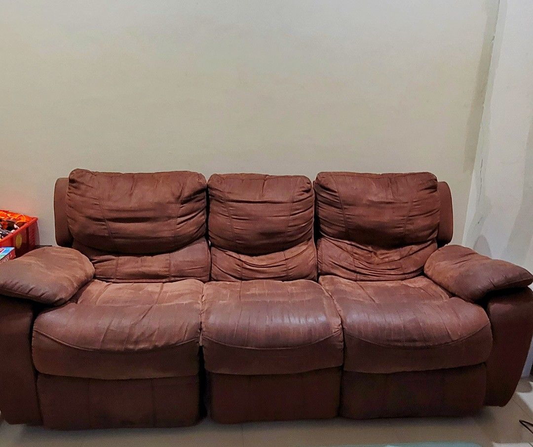 Sofa sales cheers informa