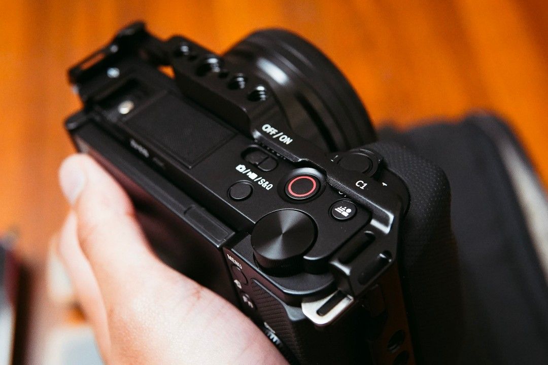 Sony ZVE-10, Photography, Cameras on Carousell