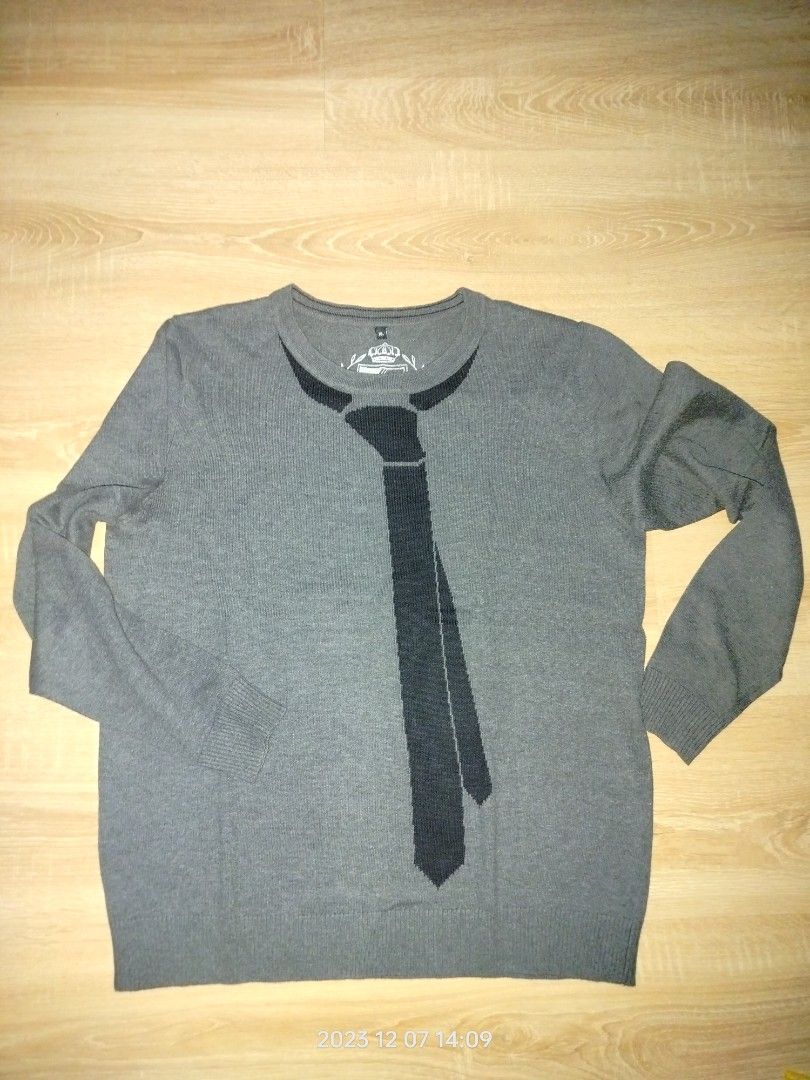 Sub zero (Category: Tshirts & Polo Shirts) located in Kuala Lumpur. Submitted by zihanjumat (Listing ID 1269961597, Image 1). Description: rm 20.