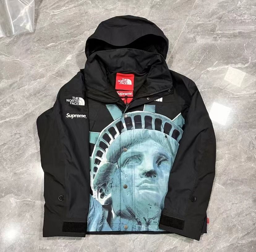 Supreme Week 10 × The North Face Statue of Liberty Mountain Jacket