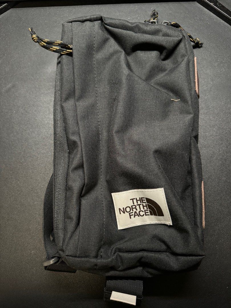 The north face cross top body 7l field bag