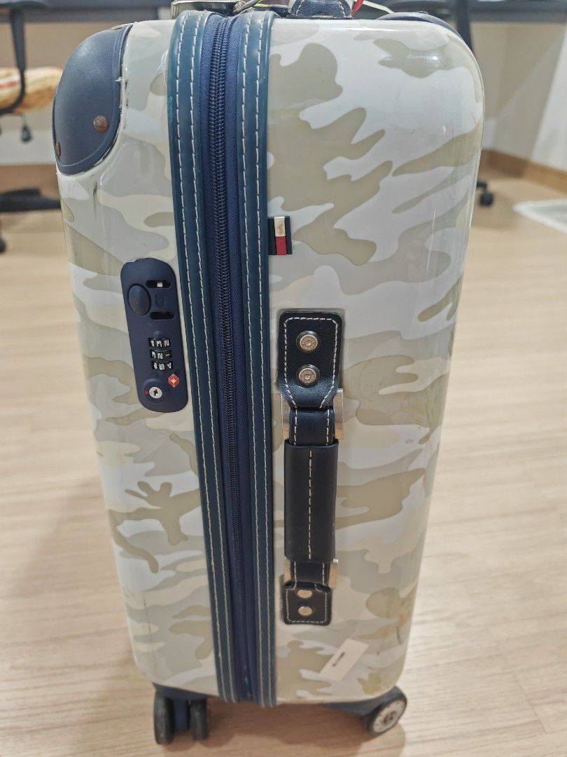 Tommy hilfiger carry best sale on luggage size