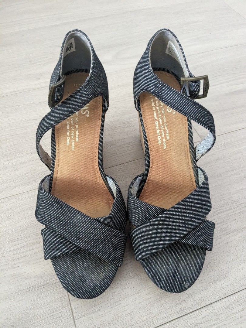 Tom s black wedges