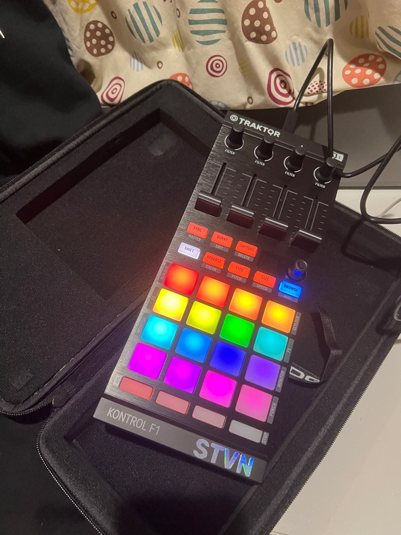 Traktor F1 DJ Controller Resolume Midi, Elektronik, Lainnya di Carousell