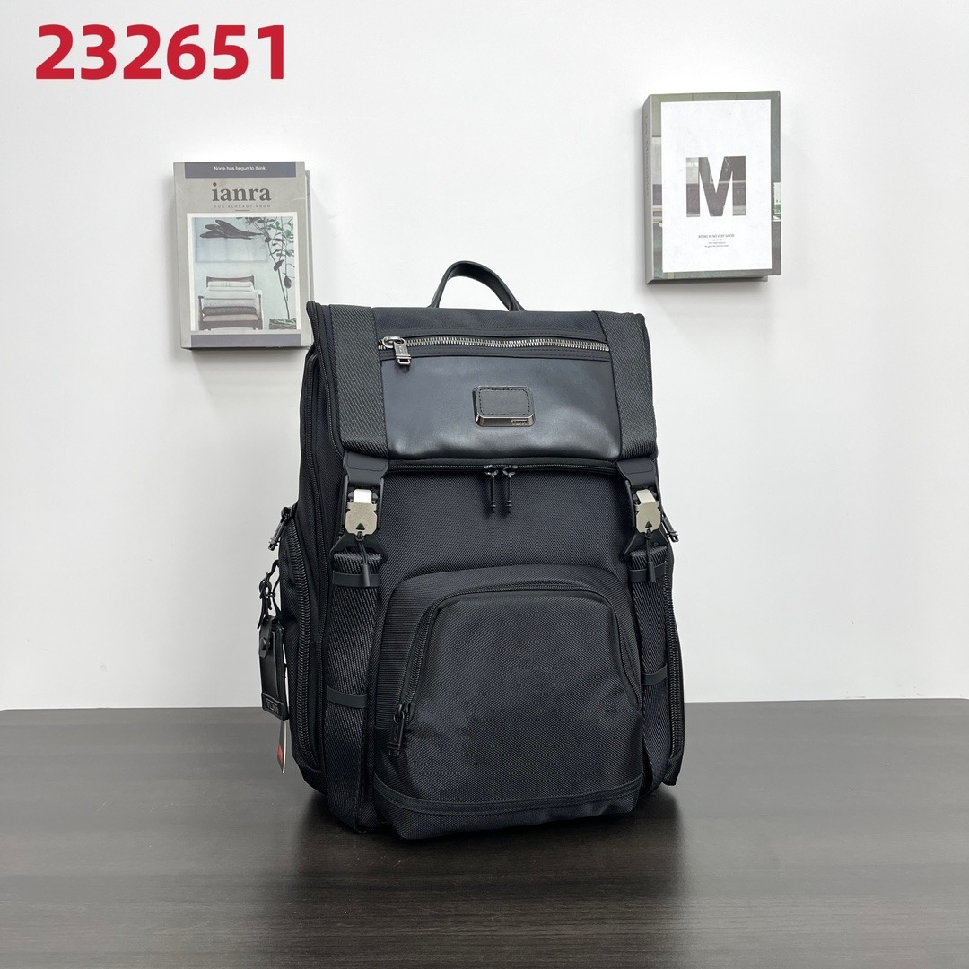 Tumi lark hot sale backpack review