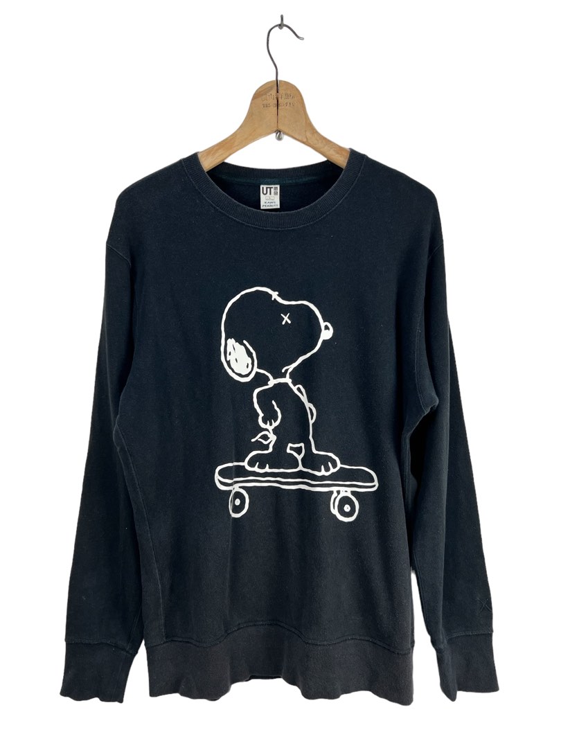 Uniqlo kaws discount peanuts sweatshirt