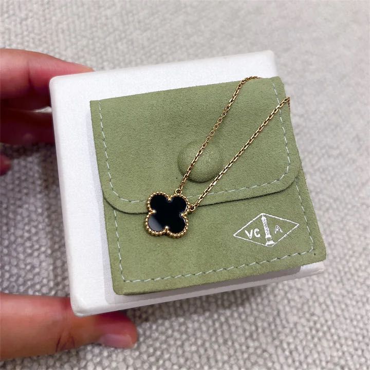 SOLD Van Cleef Arpels VCA Vintage Alhambra Onyx Pendant Necklace in 18K Yellow Gold Luxury Accessories on Carousell
