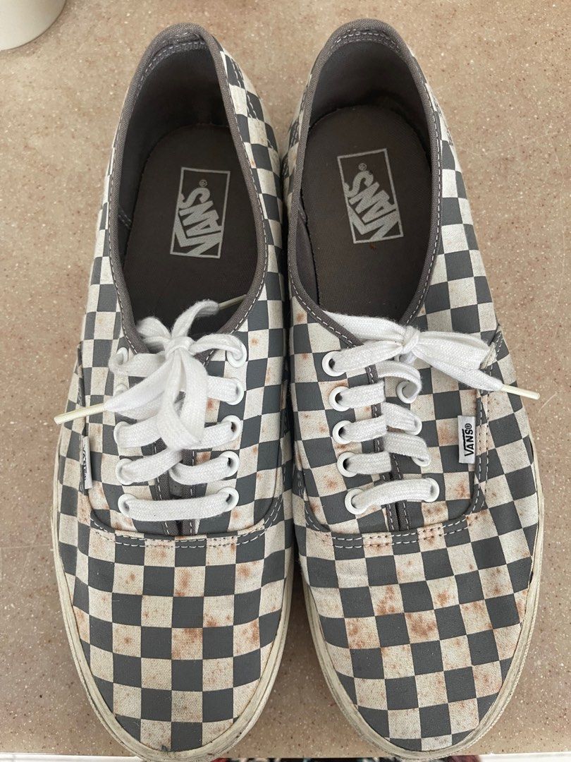Vans checkered low rise sneakers Men s Fashion Footwear
