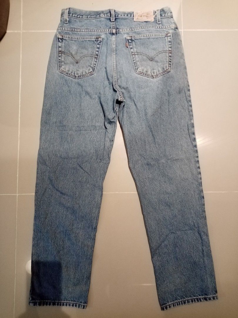 Levis store brown tab