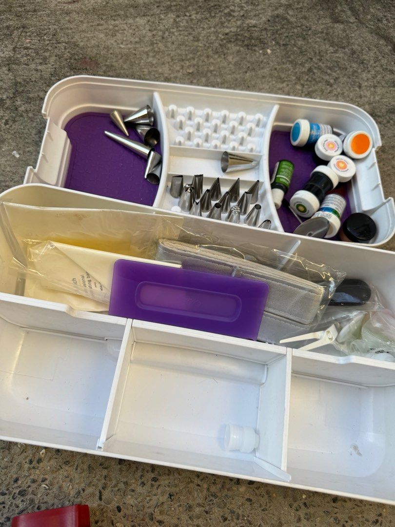 Wilton Tools Caddy Bake decorating set (Category: Bakeware) located in Quezon City. Submitted by oggoodsph (Listing ID 1269909312, Image 3). Description: Will include freebie wilton food gel icing Some tools unused and still in plastic Complete inclusions Freebie wilton fondant and gum paste tools set.