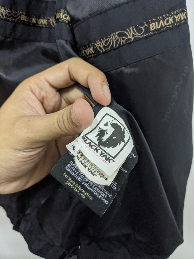Black yak windbreaker online