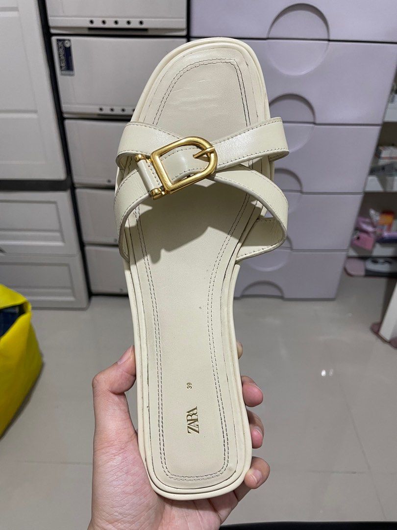 buckled flat sandals zara